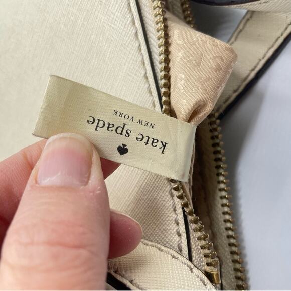 Kate Spade Cream Leather Square Crossbody Handbag Purse Medium Bag Classic - Picture 12 of 15
